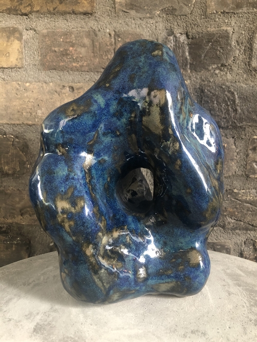 Keramik skulptur af Pernille Calundan